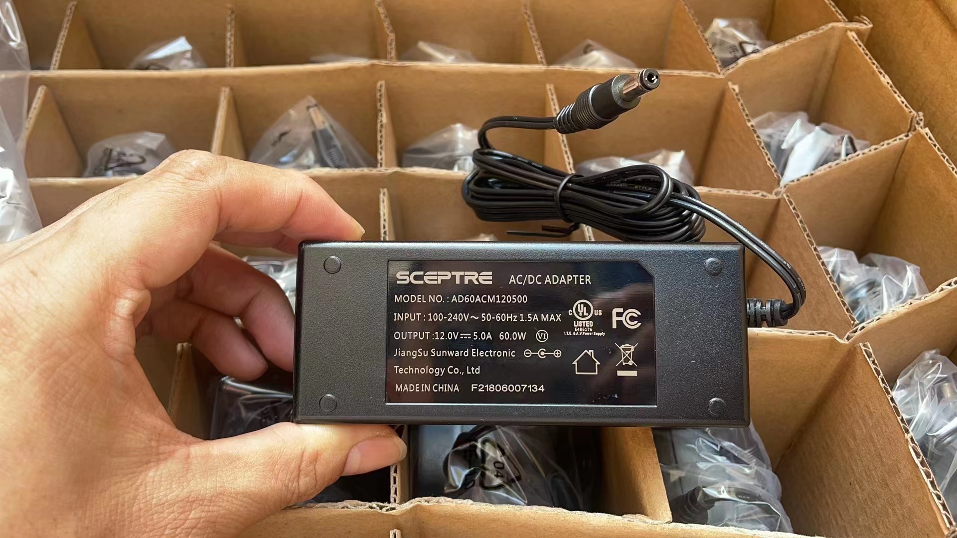 New SCEPTRE AD60ACM120500 12V DC 5 A 60W 5.5 x 2.5 mm AC/DC ADAPTER